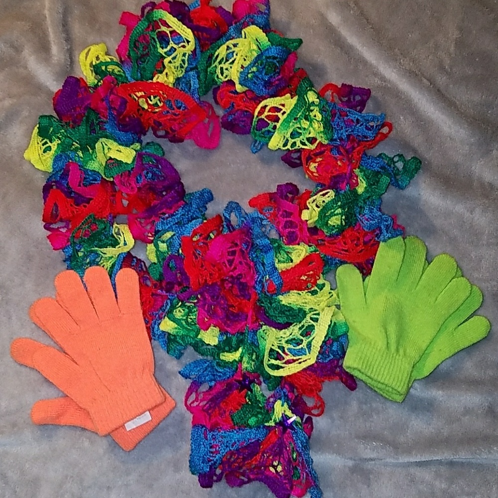 Girls scarf and mittens
